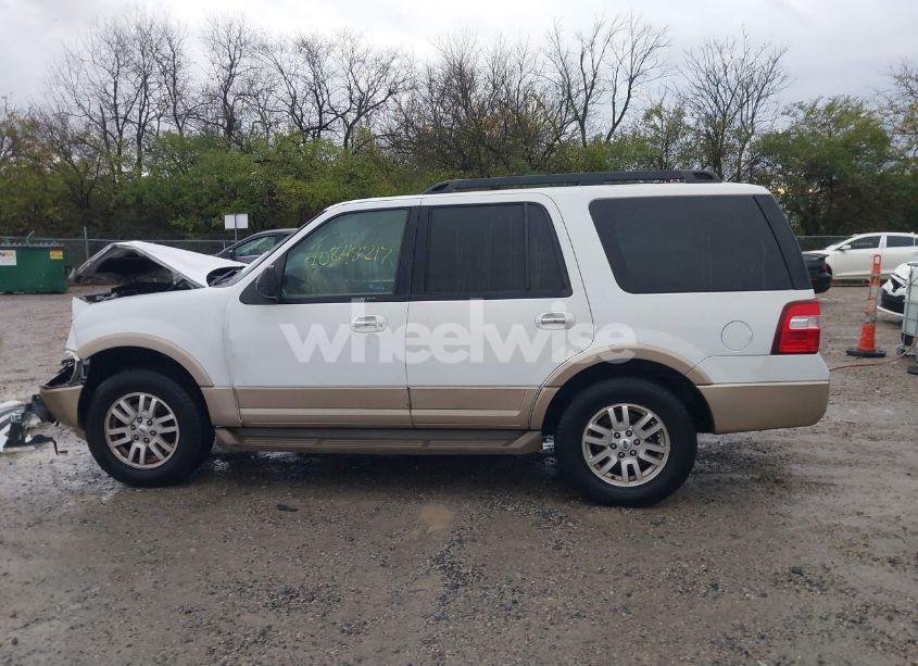 Photo 15 of 2014 Ford Expedition XLT (VIN 1FMJU1J51EEF44716)