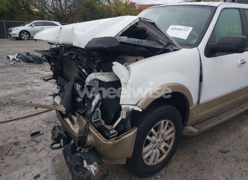 Photo 18 of 2014 Ford Expedition XLT (VIN 1FMJU1J51EEF44716)