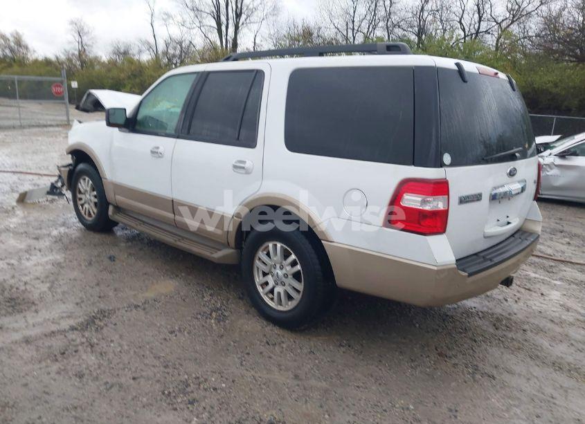 Photo 3 of 2014 Ford Expedition XLT (VIN 1FMJU1J51EEF44716)