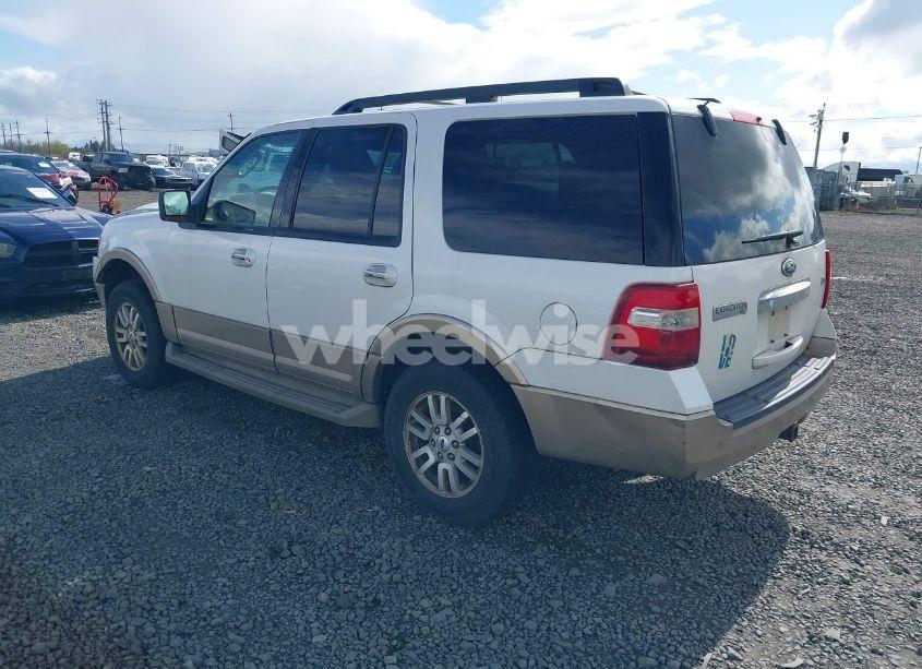 Photo 3 of 2011 Ford Expedition XLT (VIN 1FMJU1J52BEF11168)