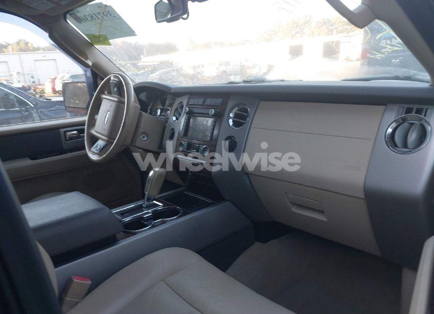 Photo 5 of 2011 Ford Expedition XLT (VIN 1FMJU1J52BEF37205)