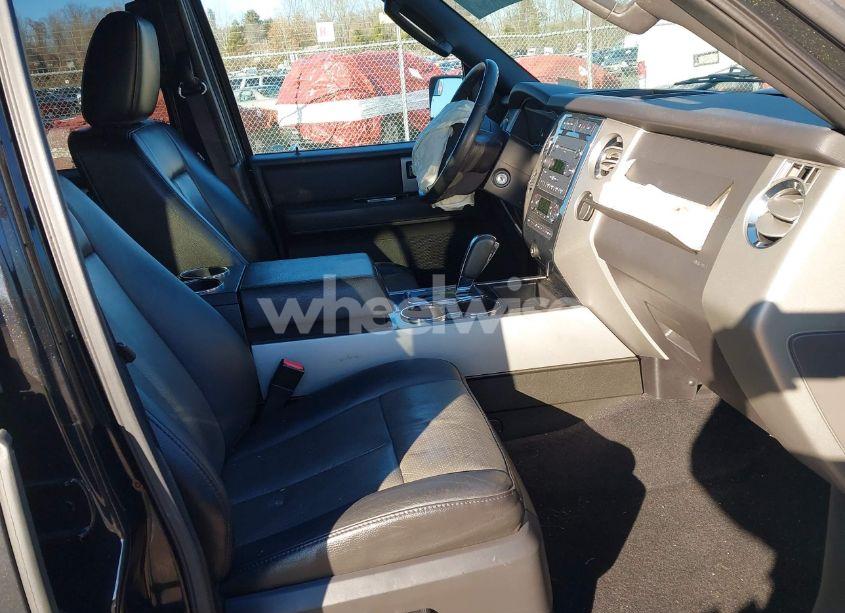 Photo 5 of 2012 Ford Expedition XLT (VIN 1FMJU1J52CEF20308)