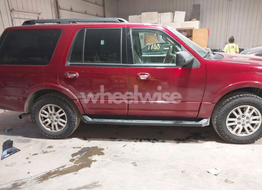 Photo 13 of 2013 Ford Expedition XLT (VIN 1FMJU1J52DEF63306)