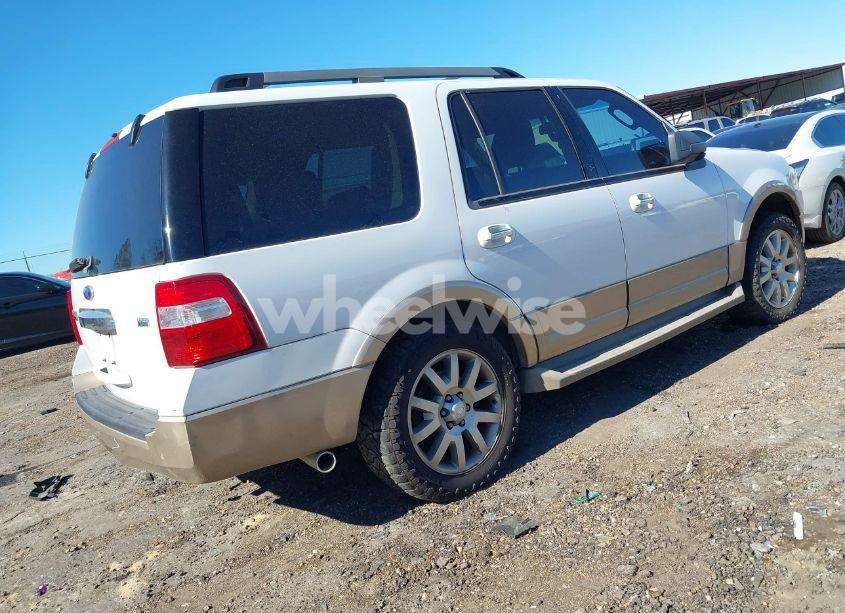 Photo 4 of 2011 Ford Expedition XLT (VIN 1FMJU1J53BEF55762)