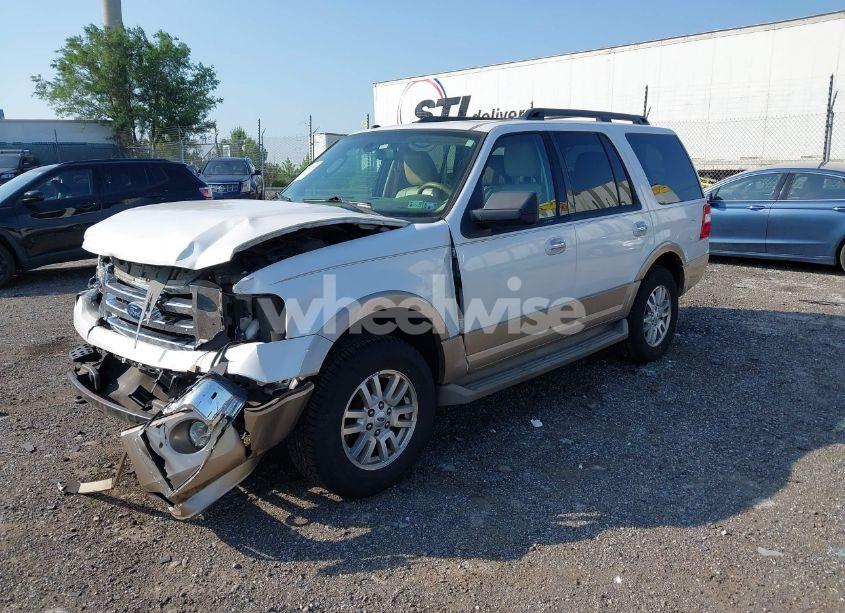 Photo 2 of 2012 Ford Expedition XLT (VIN 1FMJU1J53CEF10760)