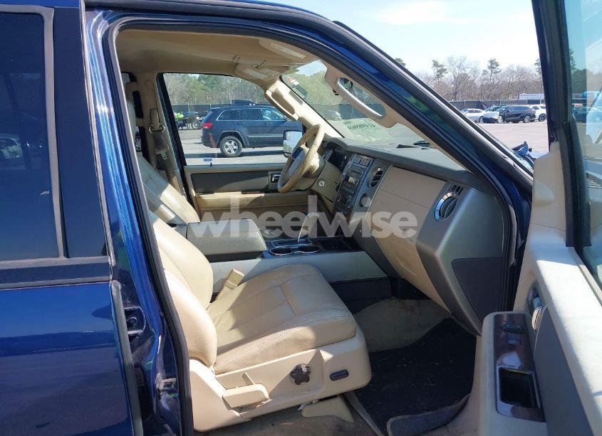 Photo 5 of 2012 Ford Expedition XLT (VIN 1FMJU1J53CEF40762)