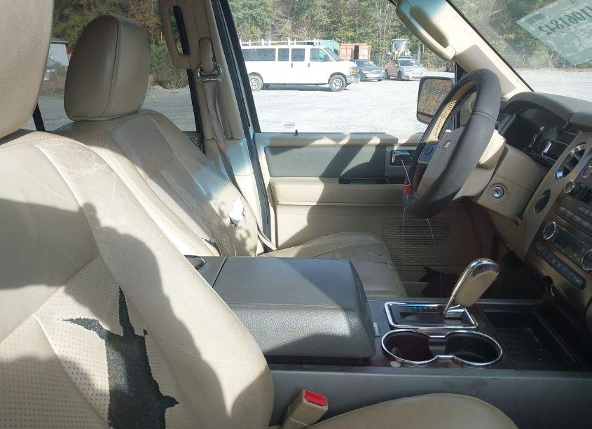 Photo 5 of 2011 Ford Expedition XLT (VIN 1FMJU1J54BEF45080)