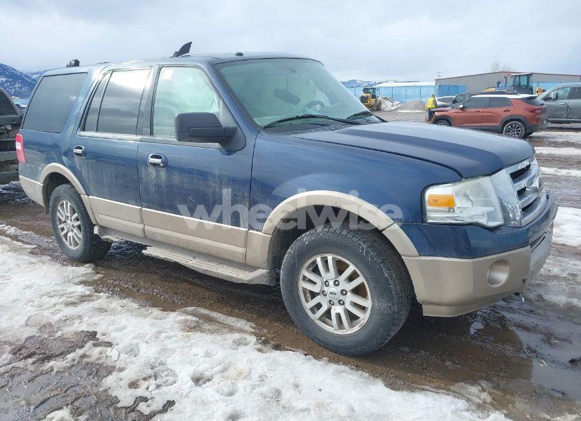 2013 Ford Expedition XLT (VIN 1FMJU1J54DEF18240) main photo