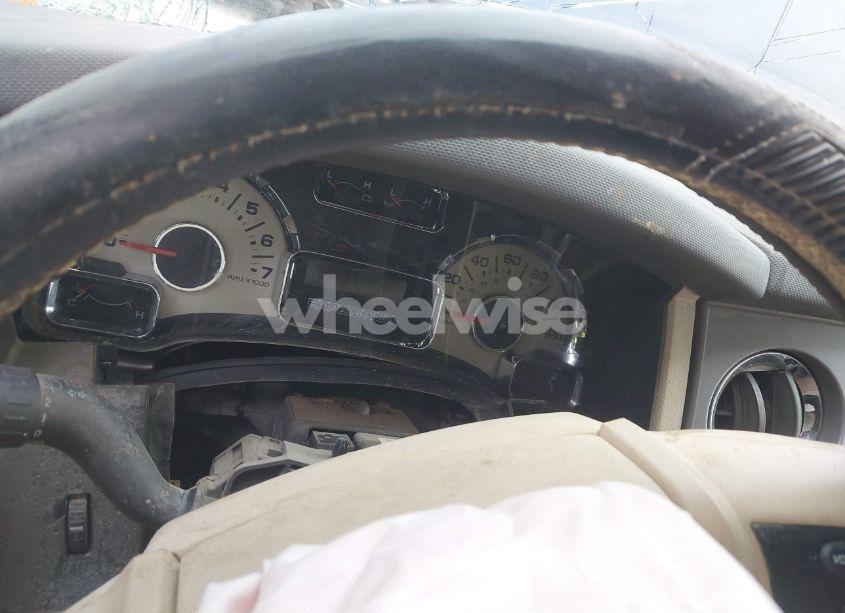 Photo 15 of 2013 Ford Expedition XLT (VIN 1FMJU1J54DEF18240)