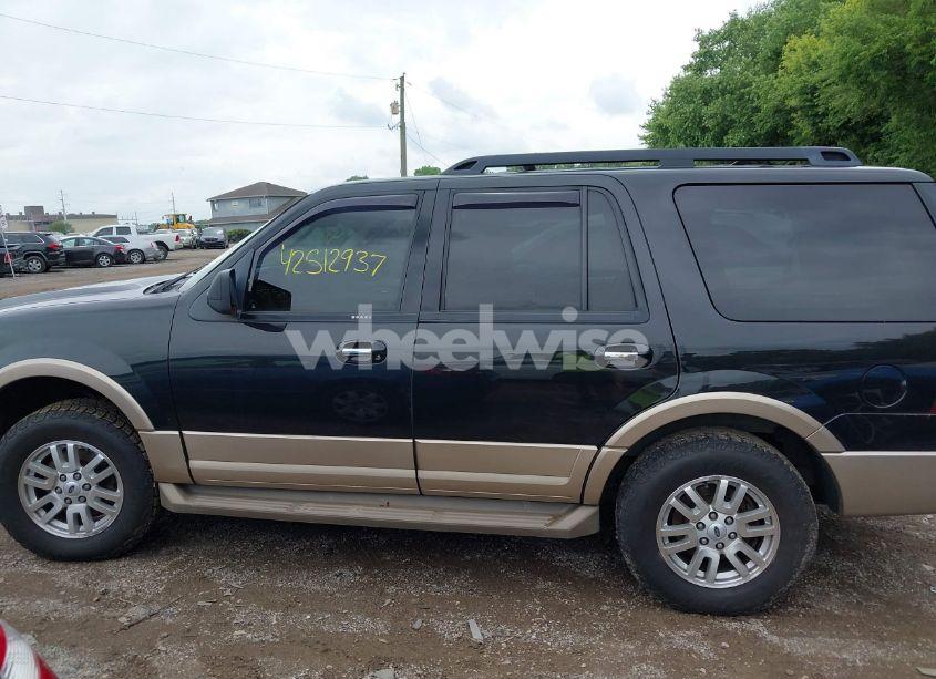 Photo 14 of 2013 Ford Expedition XLT (VIN 1FMJU1J54DEF31876)