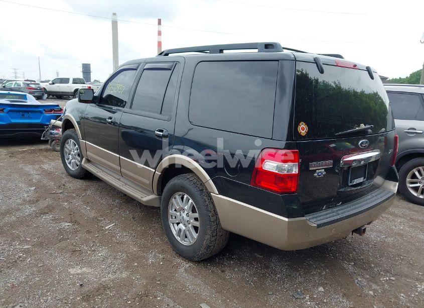 Photo 3 of 2013 Ford Expedition XLT (VIN 1FMJU1J54DEF31876)