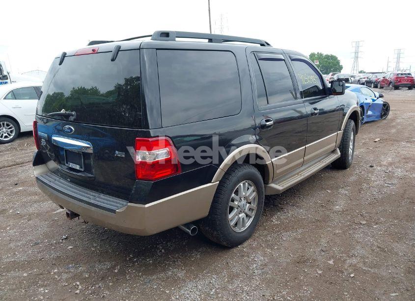 Photo 4 of 2013 Ford Expedition XLT (VIN 1FMJU1J54DEF31876)