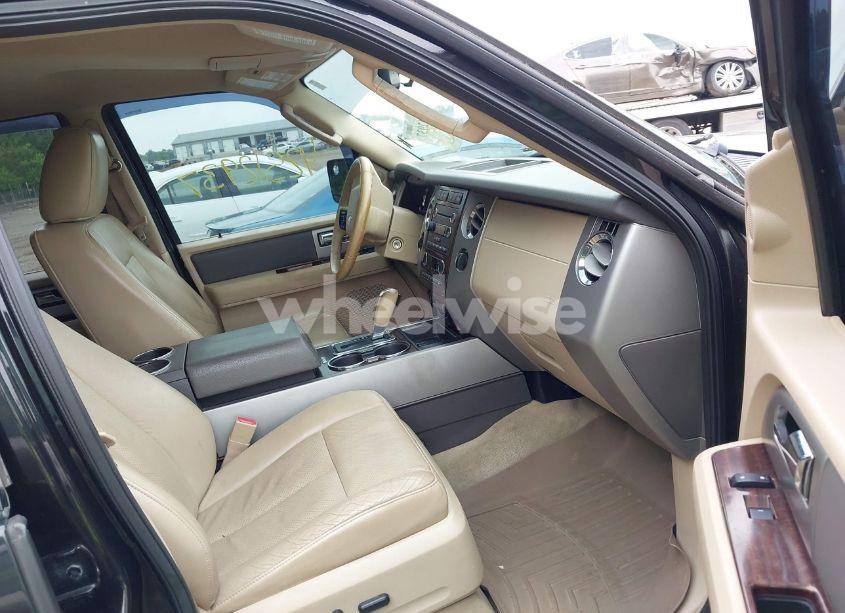 Photo 5 of 2013 Ford Expedition XLT (VIN 1FMJU1J54DEF31876)