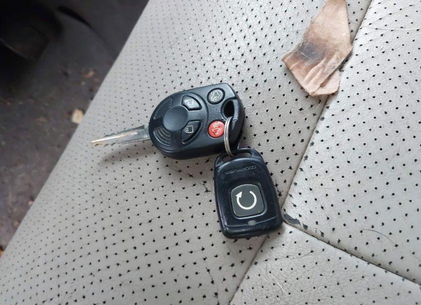 Photo 11 of 2011 Ford Expedition XLT (VIN 1FMJU1J56BEF44027)