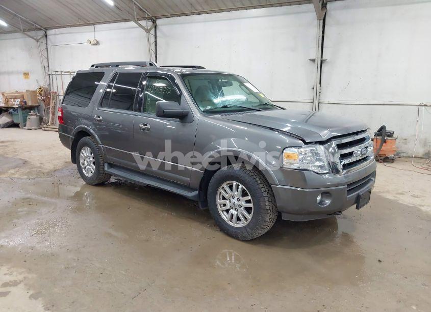2013 Ford Expedition XLT (VIN 1FMJU1J56DEF08695) main photo