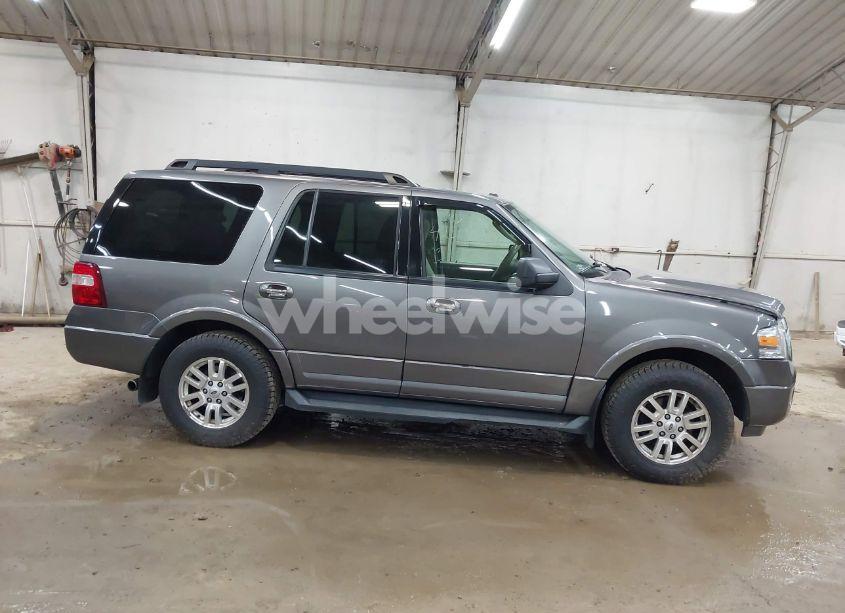 Photo 13 of 2013 Ford Expedition XLT (VIN 1FMJU1J56DEF08695)