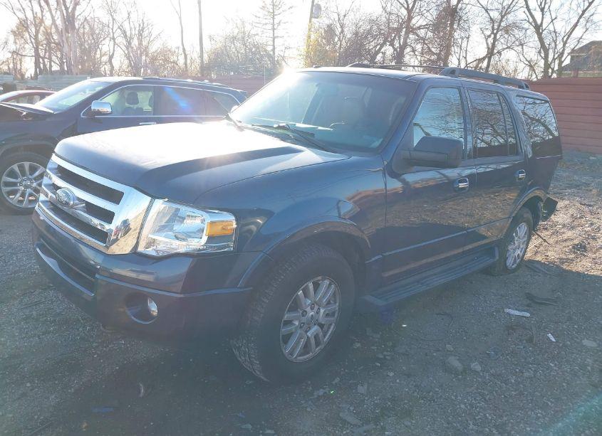 Photo 2 of 2013 Ford Expedition XLT (VIN 1FMJU1J56DEF14903)