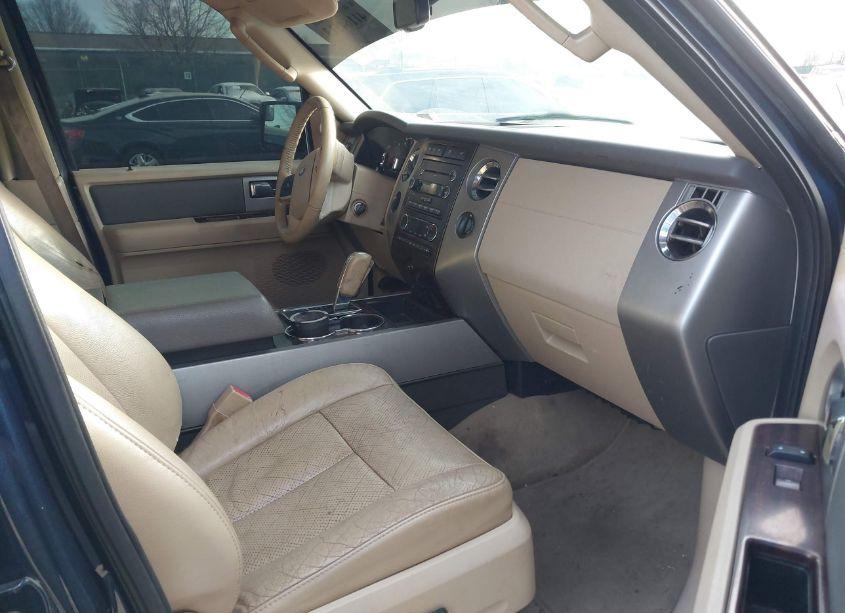 Photo 5 of 2013 Ford Expedition XLT (VIN 1FMJU1J56DEF49277)