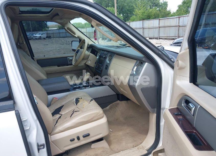 Photo 5 of 2011 Ford Expedition XLT (VIN 1FMJU1J57BEF01008)