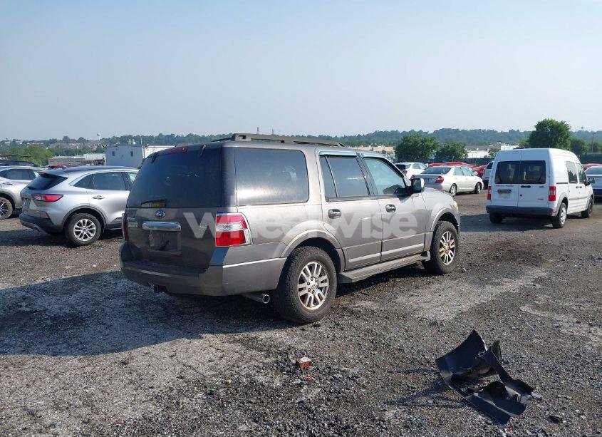 Photo 4 of 2011 Ford Expedition XLT (VIN 1FMJU1J57BEF06158)