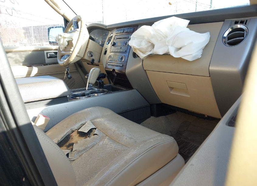 Photo 5 of 2011 Ford Expedition XLT (VIN 1FMJU1J57BEF06600)