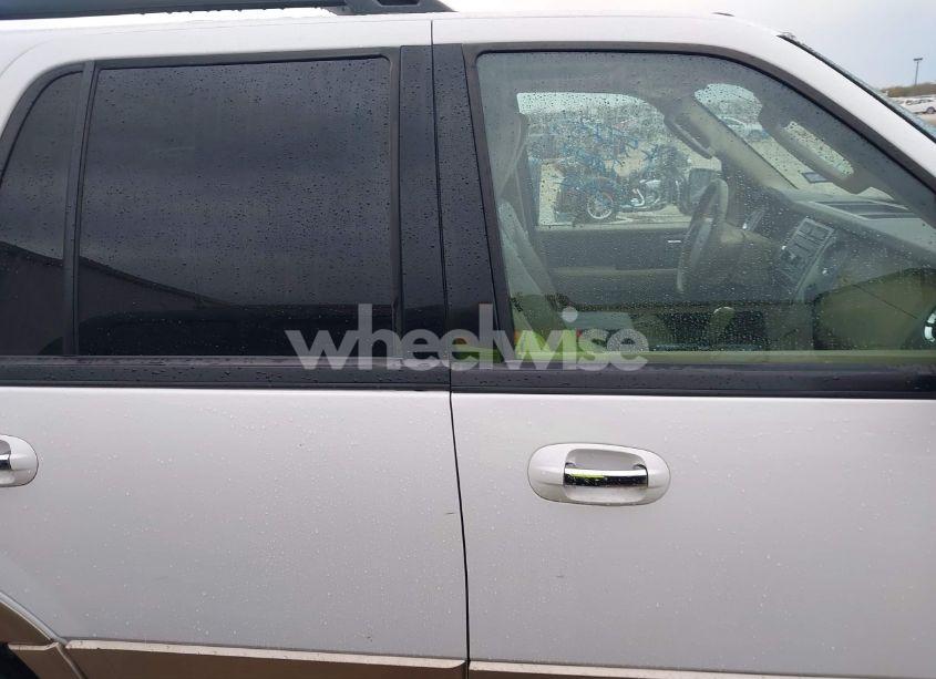 Photo 13 of 2011 Ford Expedition XLT (VIN 1FMJU1J58BEF57233)