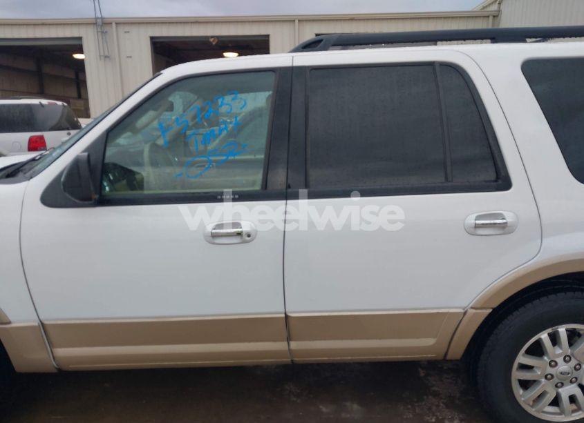 Photo 14 of 2011 Ford Expedition XLT (VIN 1FMJU1J58BEF57233)