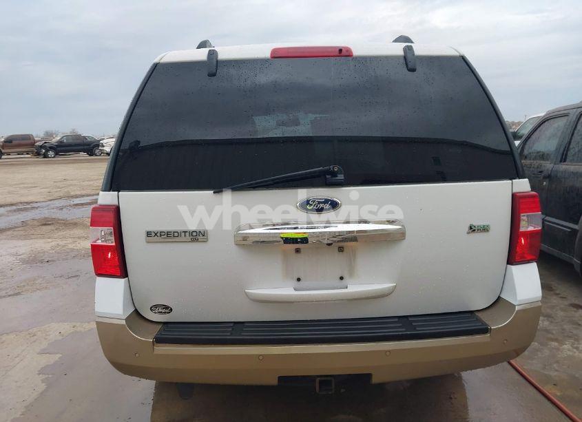 Photo 16 of 2011 Ford Expedition XLT (VIN 1FMJU1J58BEF57233)