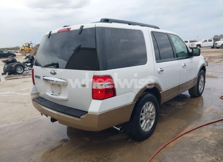 Photo 4 of 2011 Ford Expedition XLT (VIN 1FMJU1J58BEF57233)