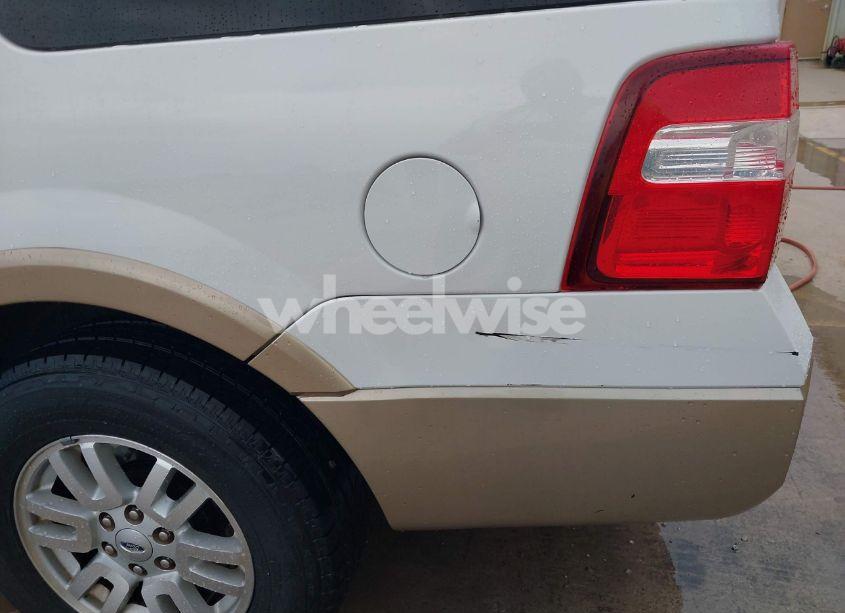 Photo 6 of 2011 Ford Expedition XLT (VIN 1FMJU1J58BEF57233)