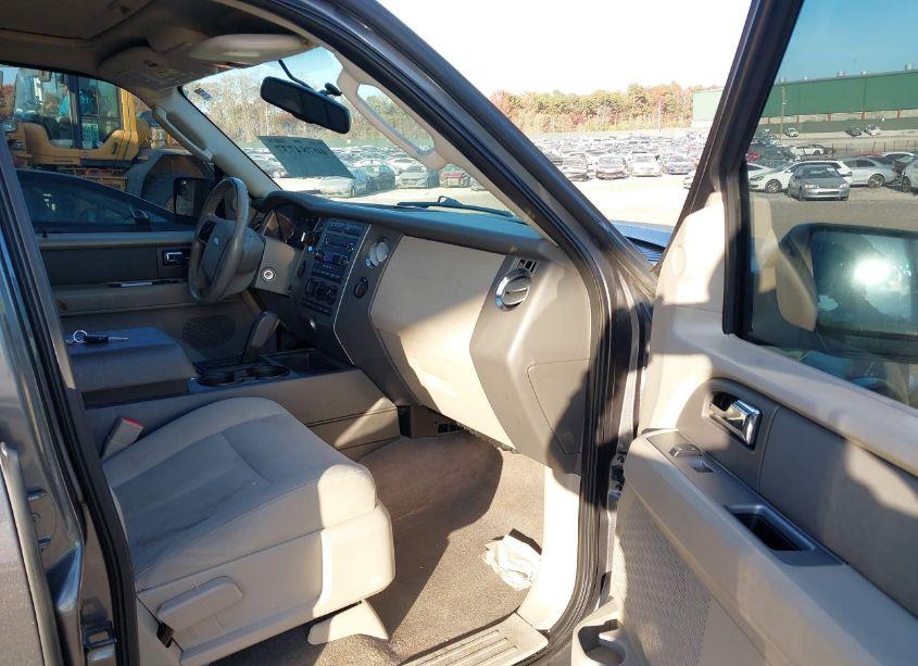 Photo 5 of 2012 Ford Expedition XLT (VIN 1FMJU1J58CEF48940)