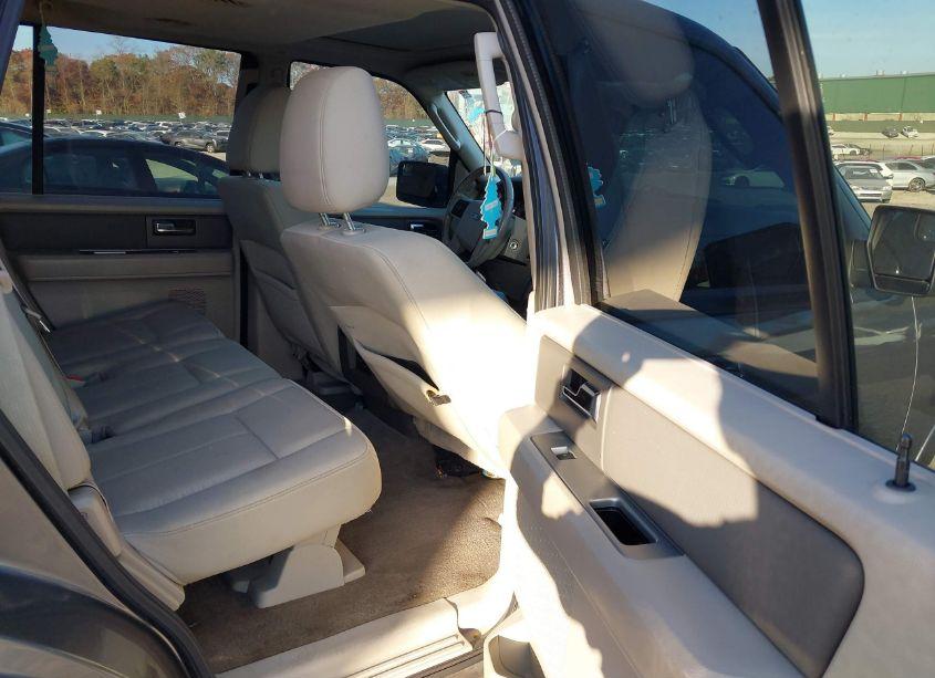 Photo 8 of 2012 Ford Expedition XLT (VIN 1FMJU1J58CEF48940)
