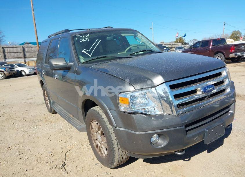 2014 Ford Expedition XLT (VIN 1FMJU1J58EEF02558) main photo