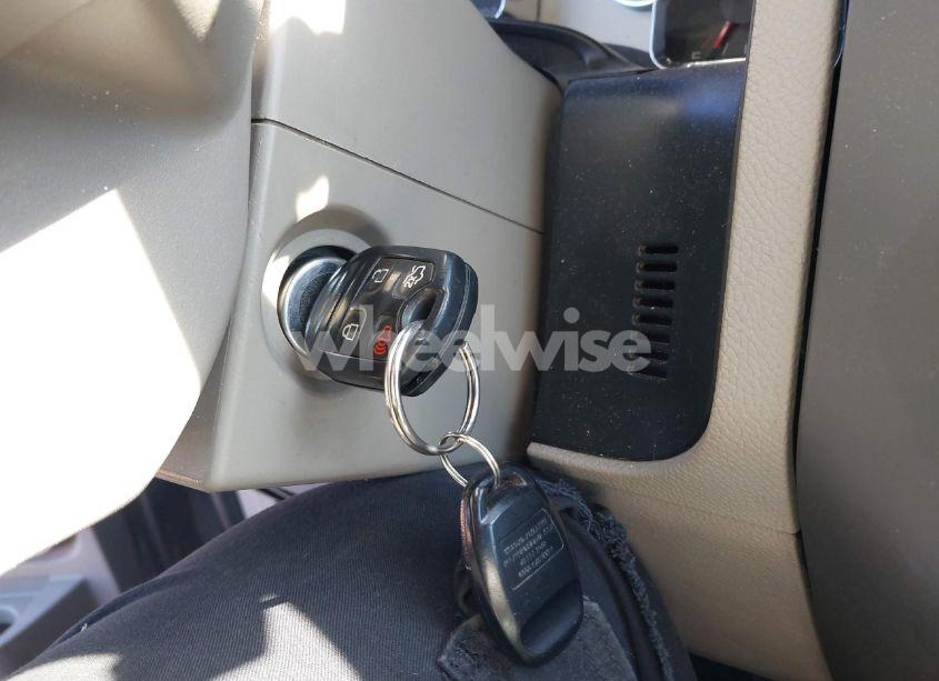 Photo 11 of 2014 Ford Expedition XLT (VIN 1FMJU1J58EEF02558)