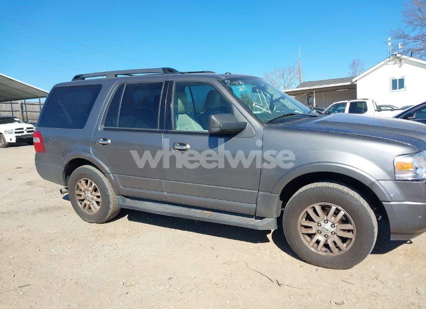 Photo 14 of 2014 Ford Expedition XLT (VIN 1FMJU1J58EEF02558)