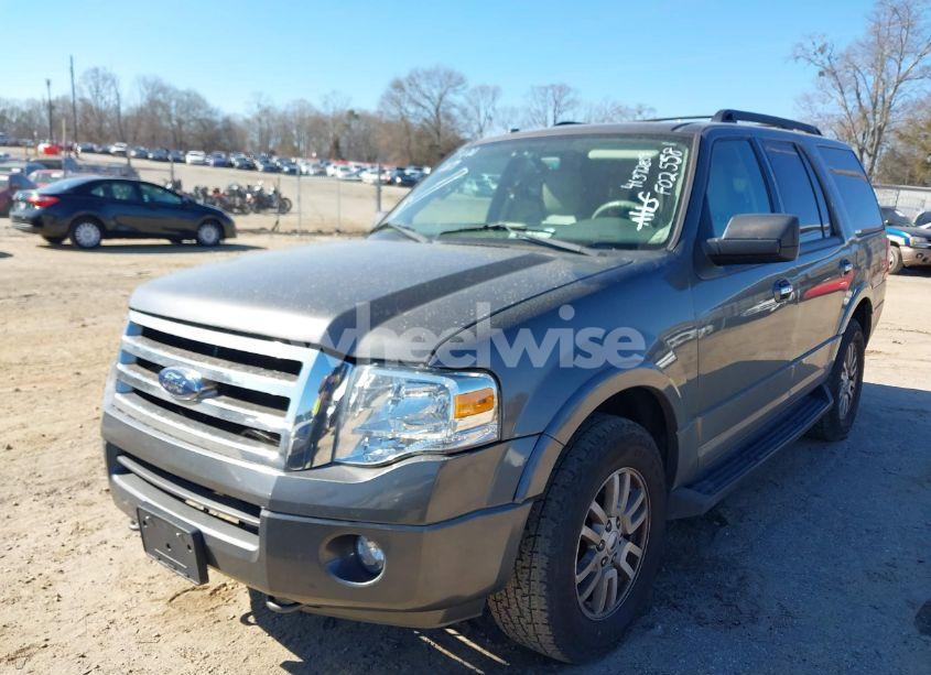 Photo 2 of 2014 Ford Expedition XLT (VIN 1FMJU1J58EEF02558)
