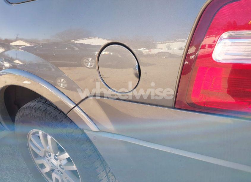 Photo 6 of 2014 Ford Expedition XLT (VIN 1FMJU1J58EEF02558)