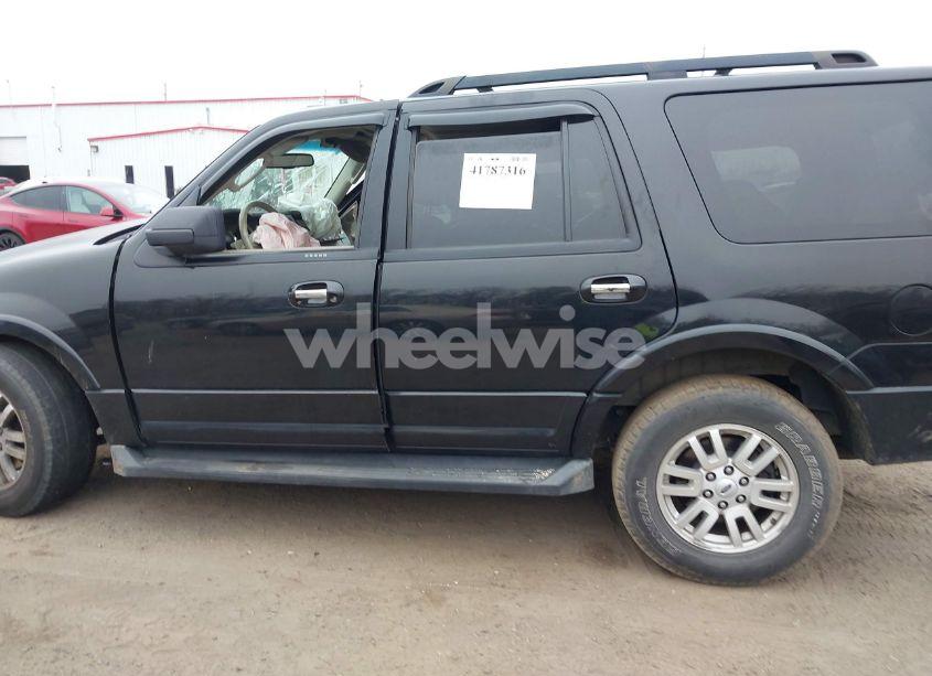 Photo 14 of 2014 Ford Expedition XLT (VIN 1FMJU1J59EEF05579)