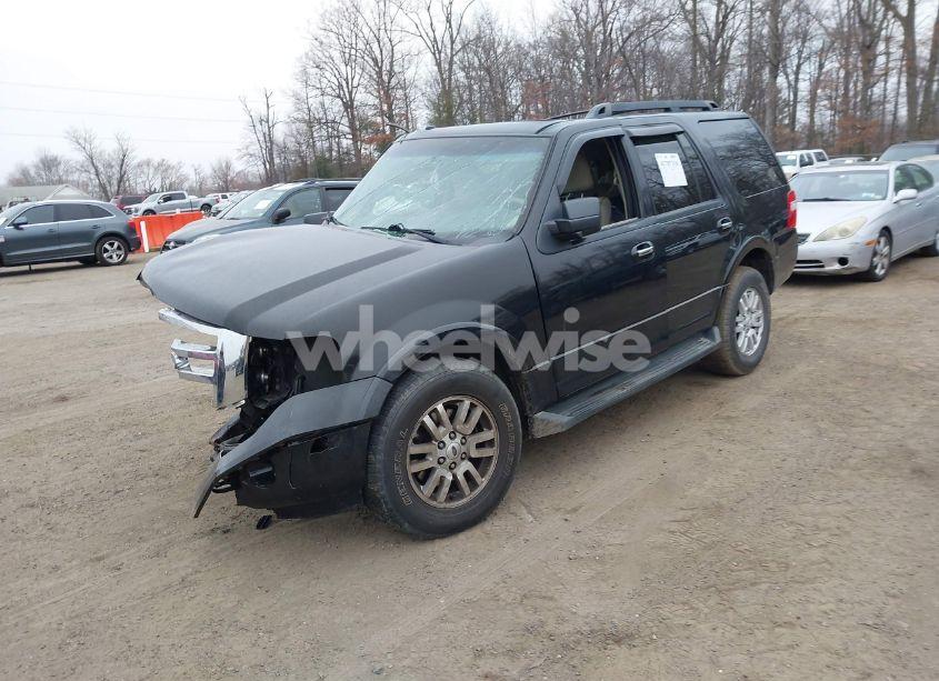 Photo 2 of 2014 Ford Expedition XLT (VIN 1FMJU1J59EEF05579)