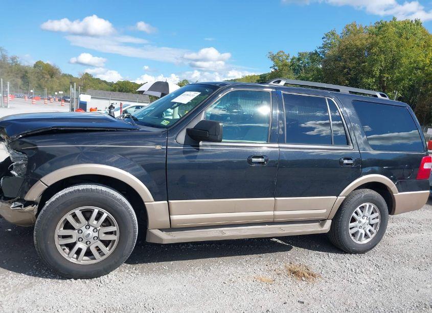 Photo 14 of 2014 Ford Expedition XLT (VIN 1FMJU1J59EEF39019)