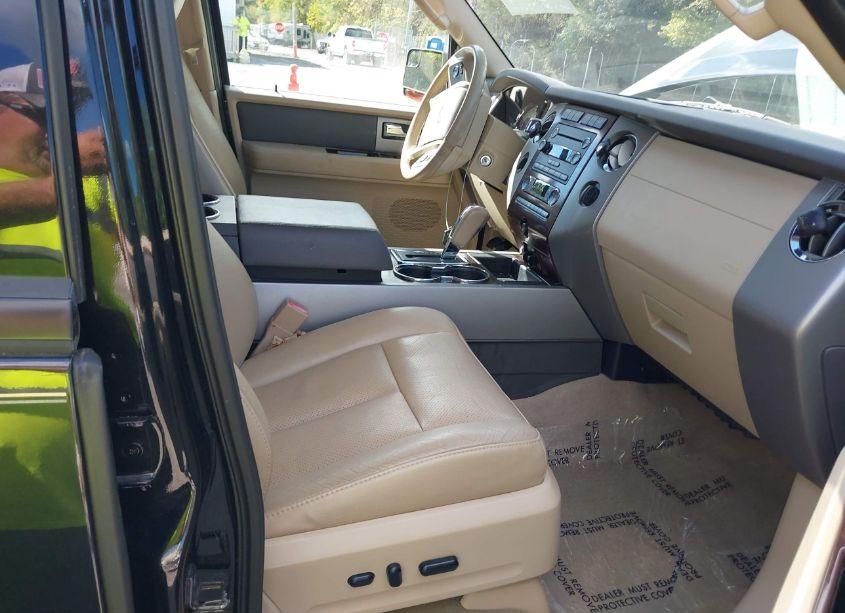 Photo 5 of 2014 Ford Expedition XLT (VIN 1FMJU1J59EEF39019)