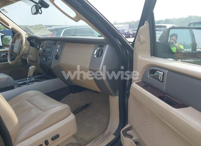 Photo 5 of 2011 Ford Expedition XLT (VIN 1FMJU1J5XBEF40689)