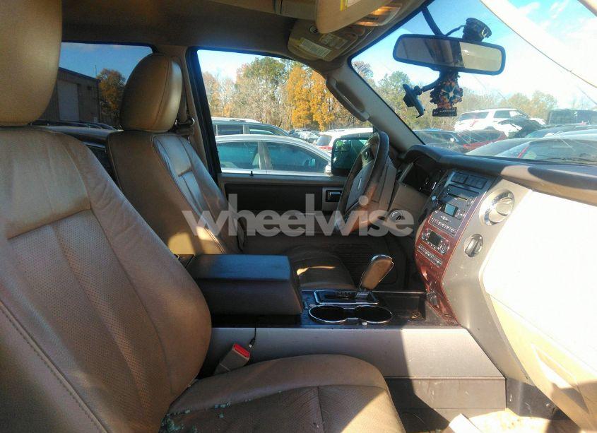 Photo 5 of 2014 Ford Expedition XLT (VIN 1FMJU1J5XEEF56721)