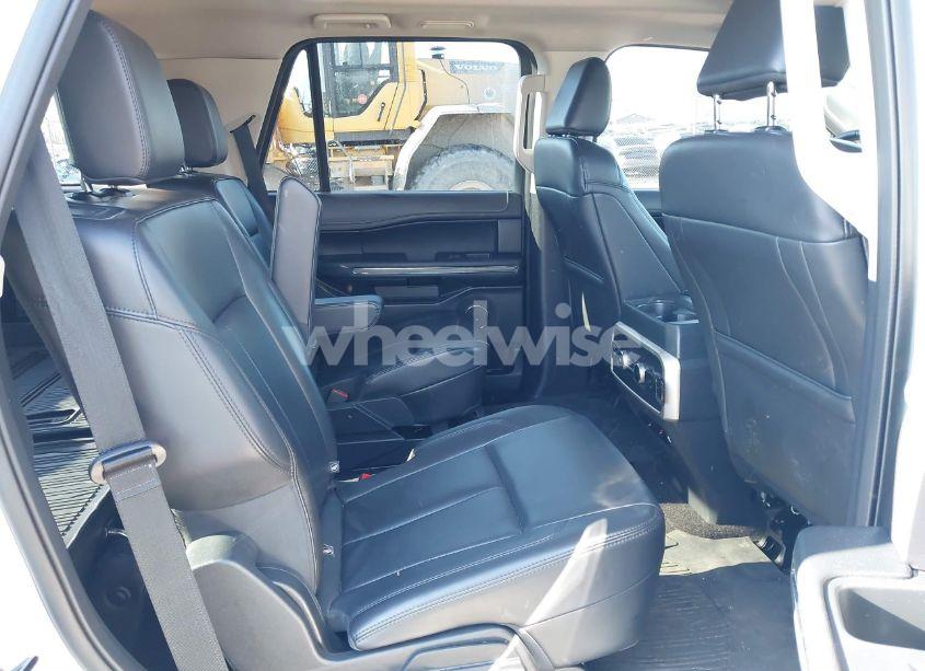 Photo 8 of 2023 Ford Expedition XLT (VIN 1FMJU1J80PEA44656)