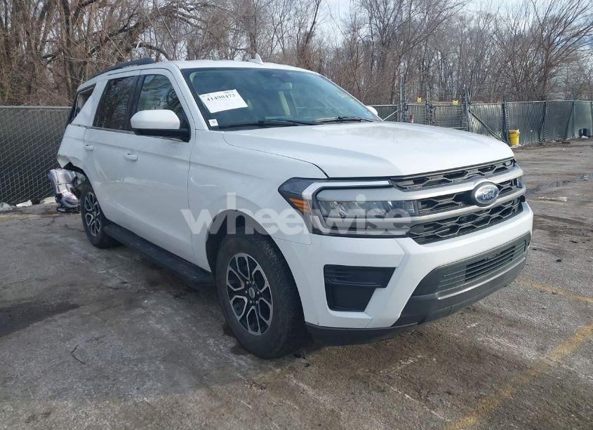 2024 Ford Expedition XLT (VIN 1FMJU1J81REA08977) main photo