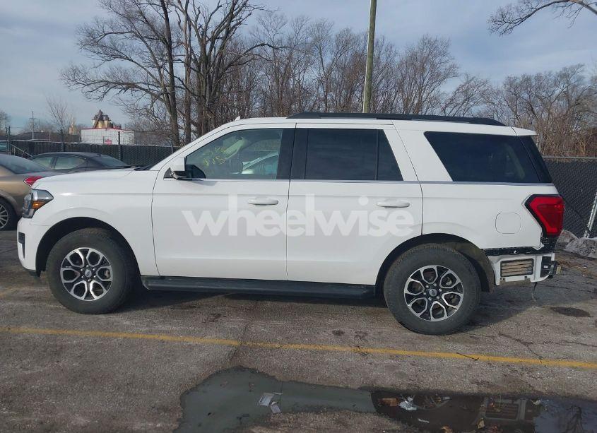 Photo 14 of 2024 Ford Expedition XLT (VIN 1FMJU1J81REA08977)