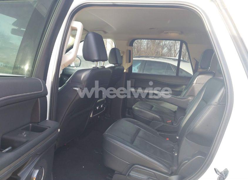 Photo 8 of 2024 Ford Expedition XLT (VIN 1FMJU1J81REA08977)