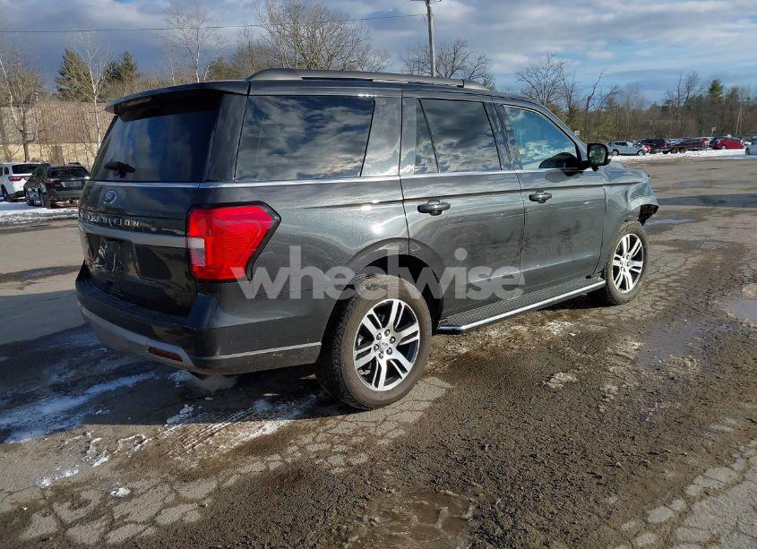 Photo 4 of 2023 Ford Expedition XLT (VIN 1FMJU1J82PEA31472)