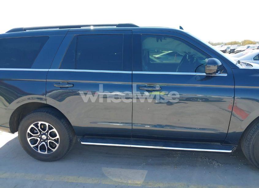 Photo 13 of 2023 Ford Expedition XLT (VIN 1FMJU1J82PEA45419)