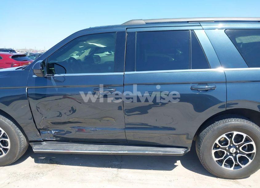 Photo 14 of 2023 Ford Expedition XLT (VIN 1FMJU1J82PEA45419)